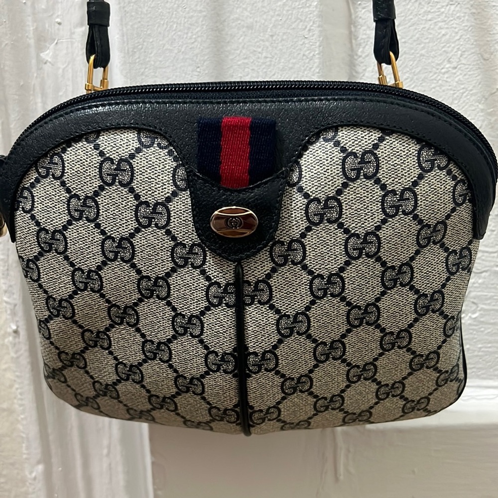 Authentic mini gucci shoulder bag